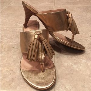 TAHARI Tassel Thong Sandals Sz 6 1/2